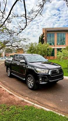TOYOTA-HILUX-2019
