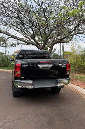 TOYOTA-HILUX-2019
