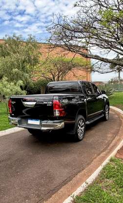 TOYOTA-HILUX-2019