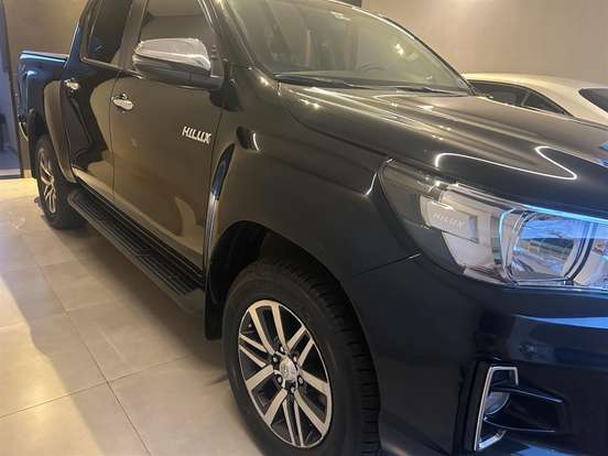 TOYOTA-HILUX-2020