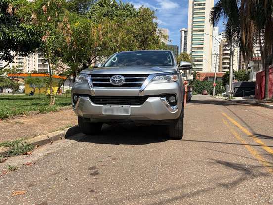 TOYOTA-HILUX SW4-2.7 SR 4X2 16V FLEX 4P AUTOMÁTICO TOYOTA-HILUX SW4-2019