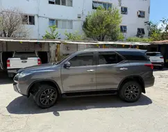 TOYOTA HILUX SW4 2.7 SRV 7 LUGARES 4X2 16V FLEX 4P AUTOMÁTICO TOYOTA HILUX SW4 2.7 SRV 7 LUGARES 4X2 16V FLEX 4P AUTOMÁTICO