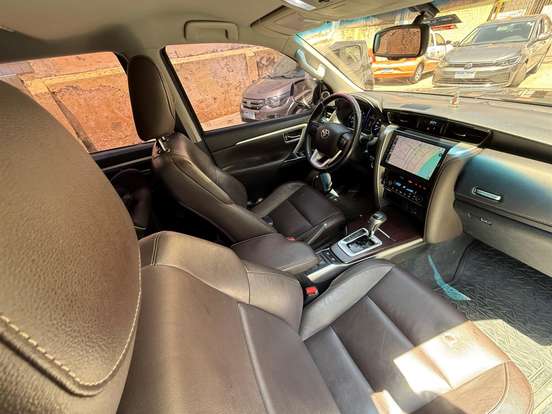 TOYOTA-HILUX SW4-2018