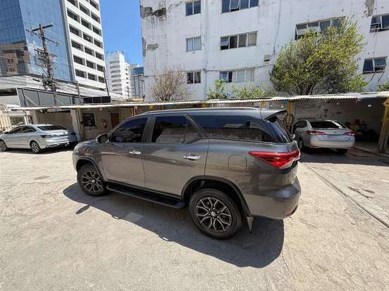 TOYOTA-HILUX SW4-2018