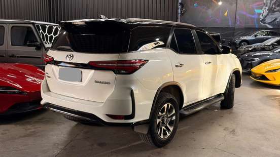 TOYOTA-HILUX SW4-2022
