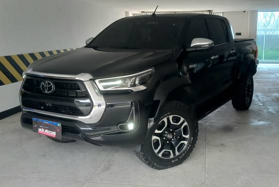 TOYOTA HILUX SW4 2.8 D-4D TURBO DIESEL SRX 7L 4X4 AUTOMÁTICO