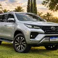 TOYOTA HILUX SW4 2.8 D-4D TURBO DIESEL SRX 7L 4X4 AUTOMÁTICO TOYOTA HILUX SW4 2.8 D-4D TURBO DIESEL SRX 7L 4X4 AUTOMÁTICO