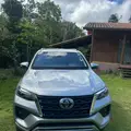 TOYOTA HILUX SW4 2.8 D-4D TURBO DIESEL SRX 7L 4X4 AUTOMÁTICO TOYOTA HILUX SW4 2.8 D-4D TURBO DIESEL SRX 7L 4X4 AUTOMÁTICO