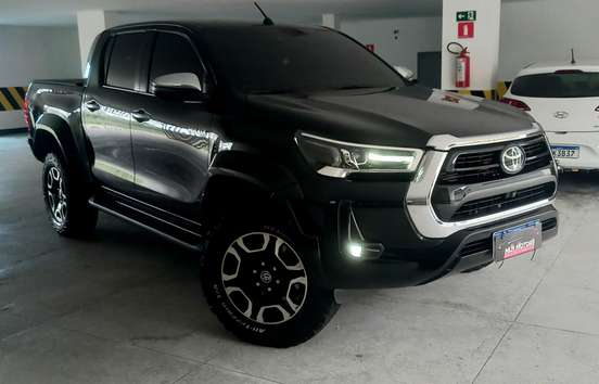 TOYOTA-HILUX SW4-2023