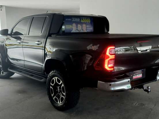 TOYOTA-HILUX SW4-2.8 D-4D TURBO DIESEL SRX 7L 4X4 AUTOMÁTICO TOYOTA-HILUX SW4-2023