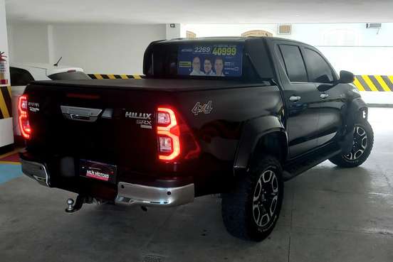 TOYOTA-HILUX SW4-2023