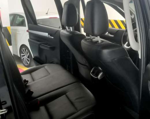TOYOTA-HILUX SW4-2023