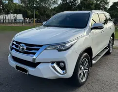 TOYOTA HILUX SW4 2.8 SRX 4X4 7 LUGARES 16V TURBO INTERCOOLER DIESEL 4P AUTOMÁTICO TOYOTA HILUX SW4 2.8 SRX 4X4 7 LUGARES 16V TURBO INTERCOOLER DIESEL 4P AUTOMÁTICO