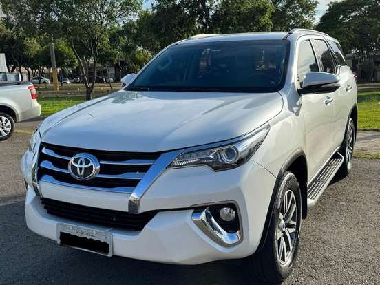 TOYOTA-HILUX SW4-2.8 SRX 4X4 7 LUGARES 16V TURBO INTERCOOLER DIESEL 4P AUTOMÁTICO TOYOTA-HILUX SW4-2016