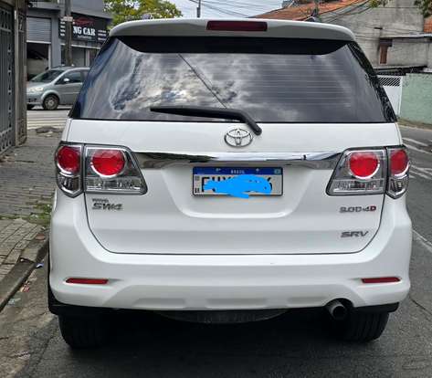TOYOTA-HILUX SW4-2014