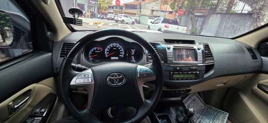 TOYOTA-HILUX SW4-2014