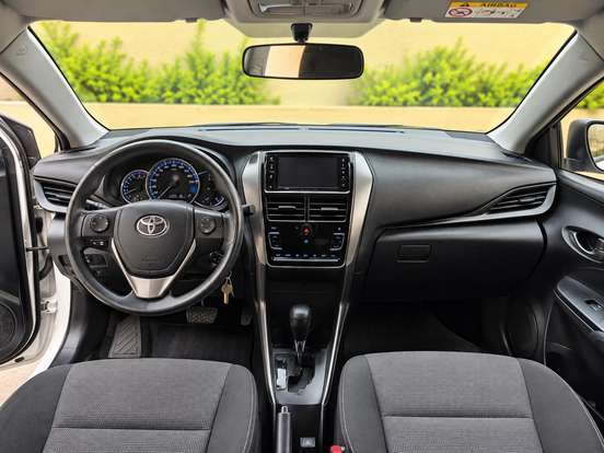 TOYOTA-YARIS-2023