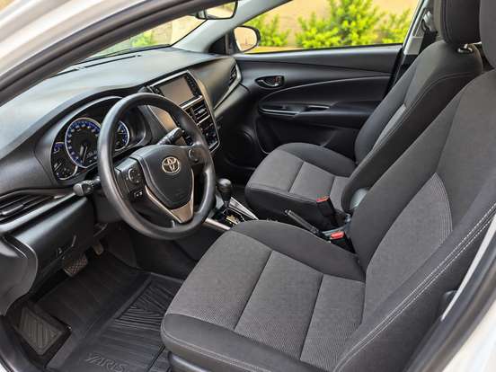 TOYOTA-YARIS-2023