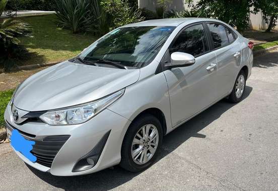 TOYOTA-YARIS-2018