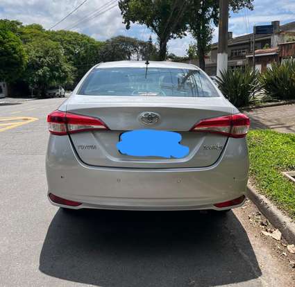 TOYOTA-YARIS-2018