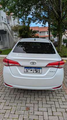 TOYOTA-YARIS-2022