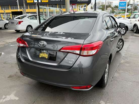 TOYOTA-YARIS-2021