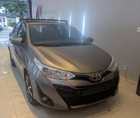 TOYOTA-YARIS-2019