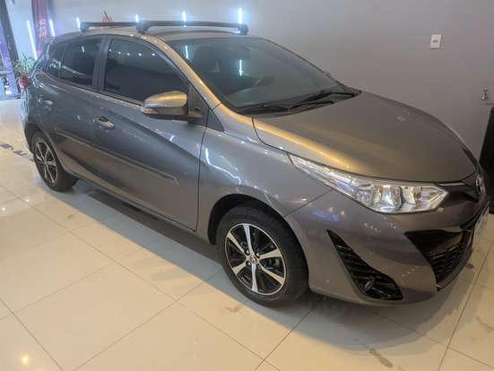 TOYOTA-YARIS-2019