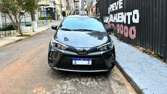 TOYOTA-YARIS-2024
