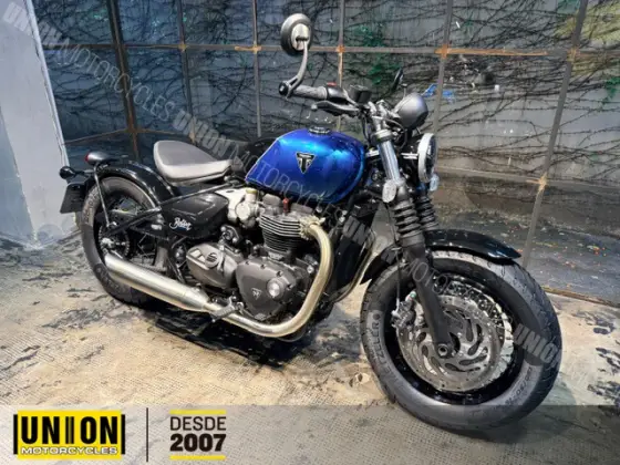 TRIUMPH BONNEVILLE BOBBER 1200 