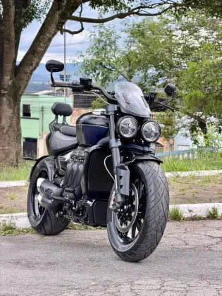 TRIUMPH ROCKET III STORM GT 