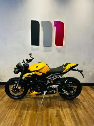 TRIUMPH-STREET TRIPLE RS ABS-2026