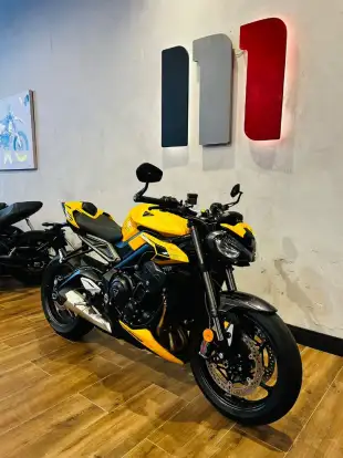 TRIUMPH-STREET TRIPLE RS ABS-2026