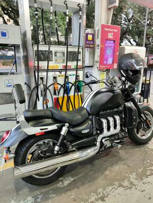 TRIUMPH-ROCKET III ROADSTER-2013