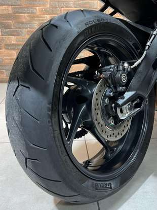 TRIUMPH-STREET TRIPLE R ABS-2023