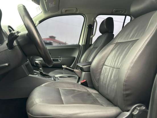 VOLKSWAGEN-AMAROK-2015