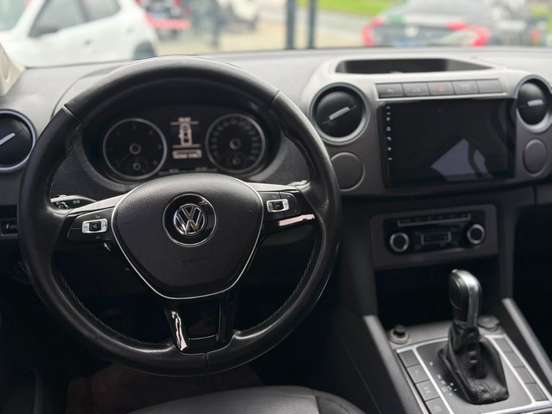 VOLKSWAGEN-AMAROK-2015