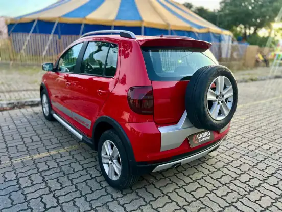 VOLKSWAGEN-CROSSFOX-2011