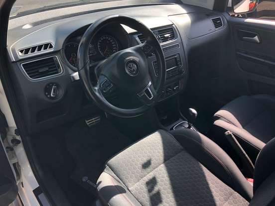 VOLKSWAGEN-CROSSFOX-2014