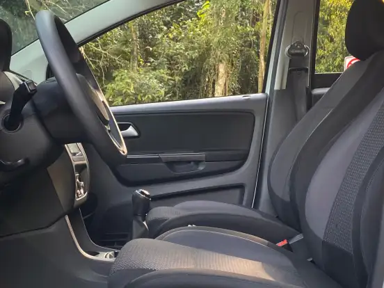 VOLKSWAGEN-FOX-2021
