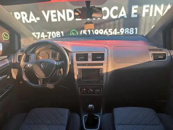 VOLKSWAGEN-FOX-2018