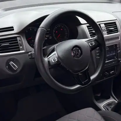 VOLKSWAGEN-FOX-2020