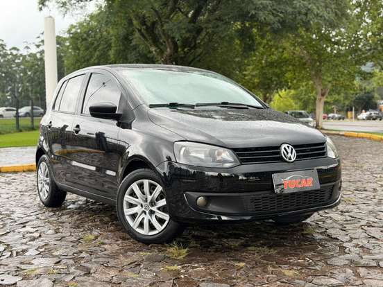 VOLKSWAGEN-FOX-2014
