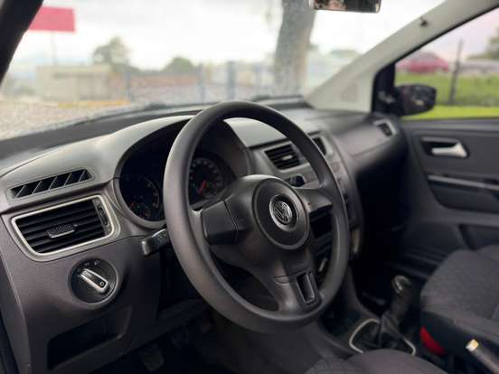 VOLKSWAGEN-FOX-2014
