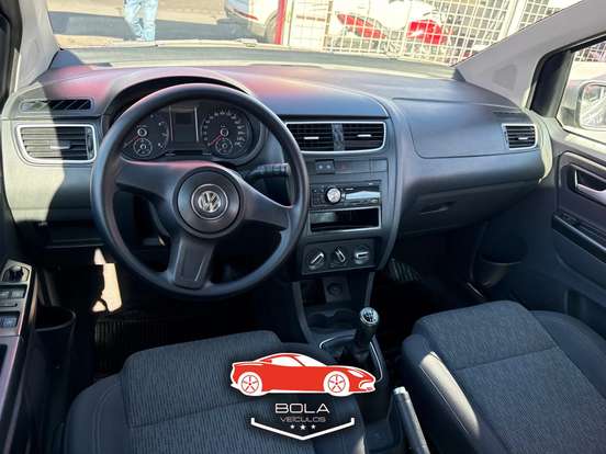 VOLKSWAGEN-FOX-2012