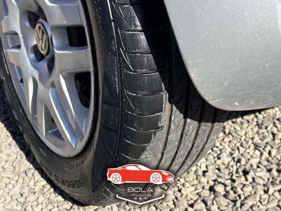 VOLKSWAGEN-FOX-2012