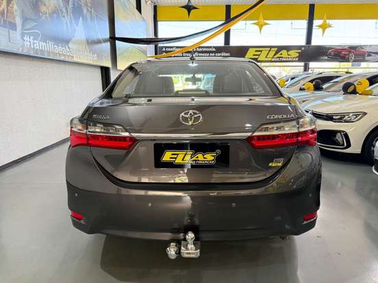 VOLKSWAGEN-FOX-2018