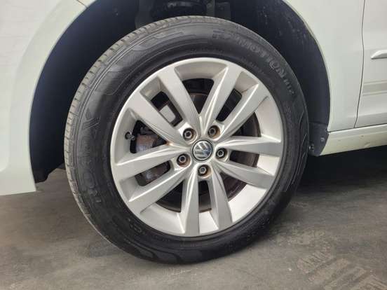 VOLKSWAGEN-FOX-2018