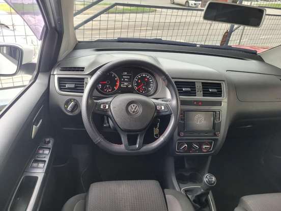VOLKSWAGEN-FOX-2018