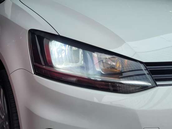 VOLKSWAGEN-FOX-2018